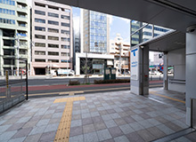 미야기노오도오리 역 남쪽 출구를 나와서 바로 오른쪽으로 꺽습니다.